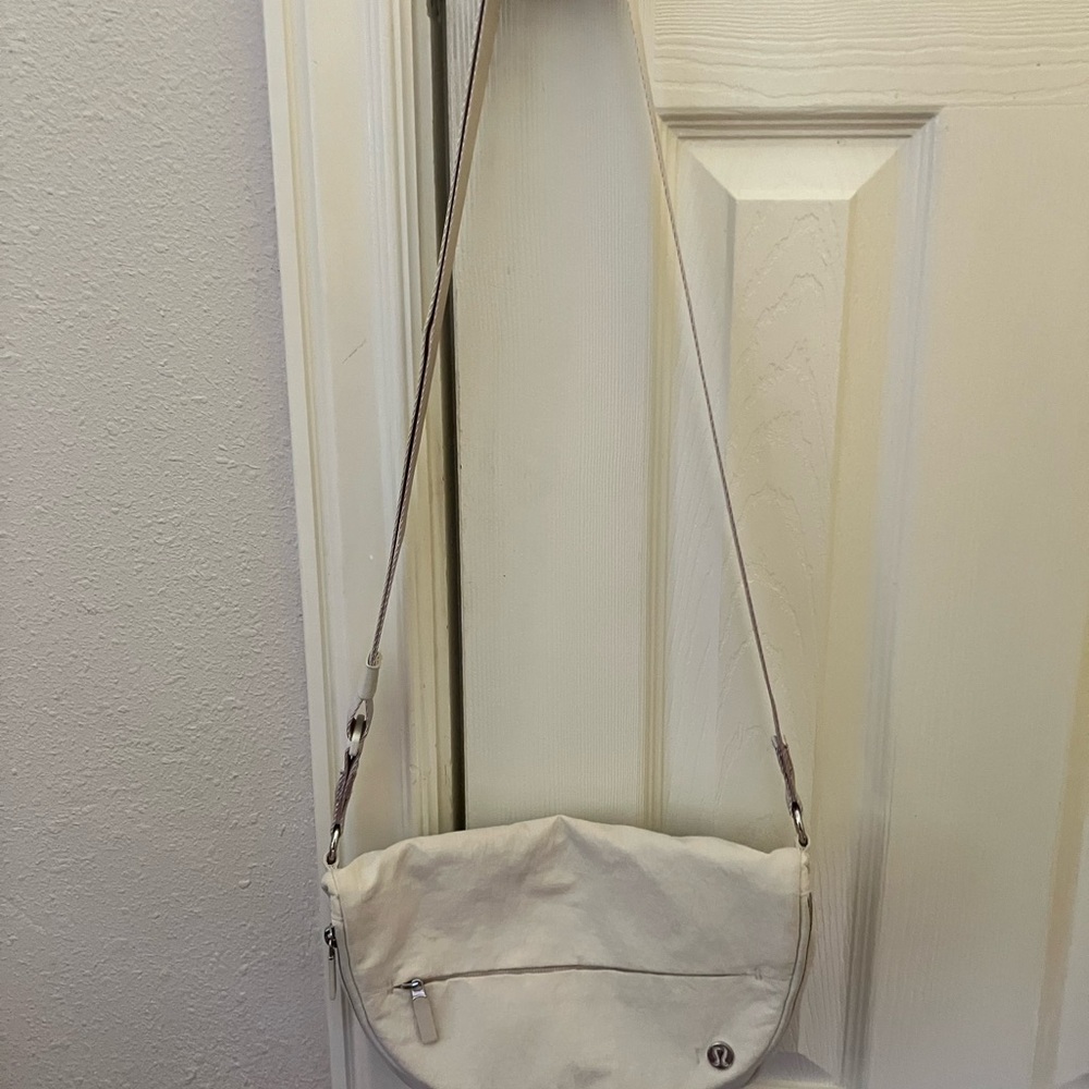 Lululemon Crossbody Festival Bag White - Picture 2 of 11